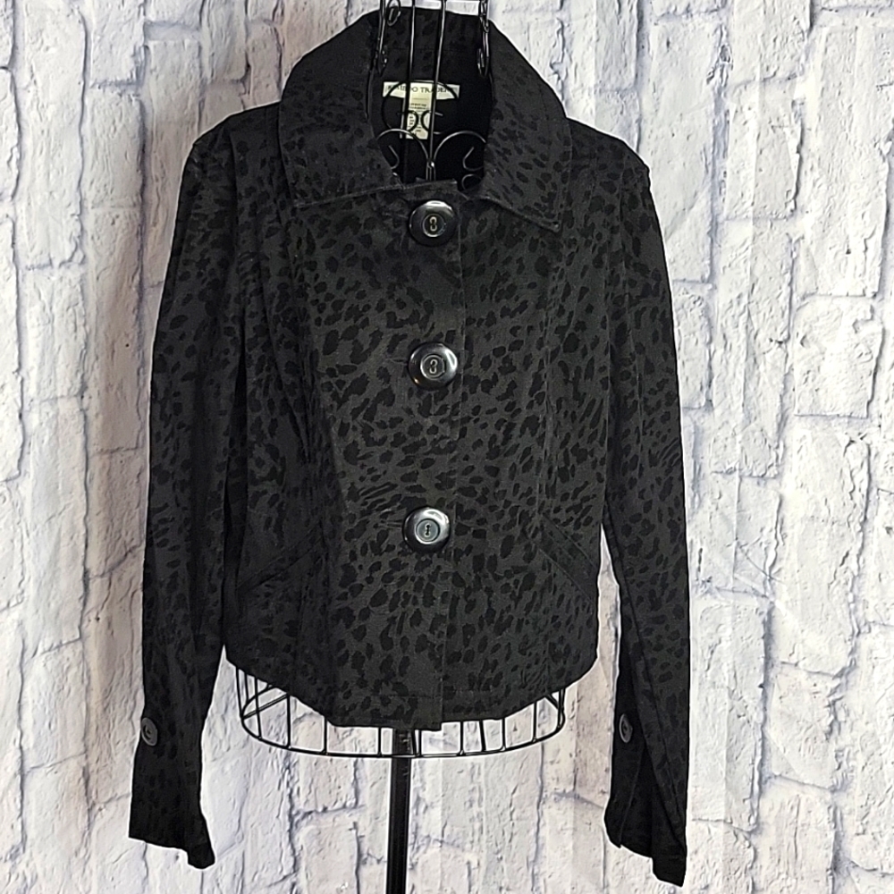 Bamboo Traders Black Tonal Leopard‎ Print Cropped Jacket Women’s Medium